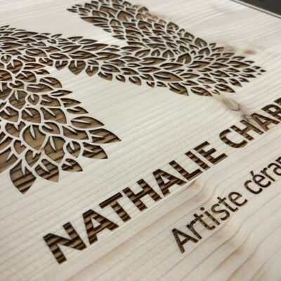 gravure laser sur bois clair