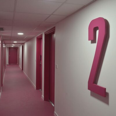 numéro d'étage en bois